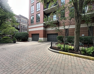 343 W Old Town Court - Photo Thumbnail 22