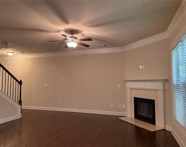 3160 Cross Creek Drive - Photo Thumbnail 9
