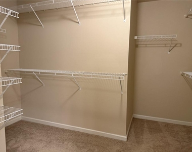 3160 Cross Creek Drive - Photo Thumbnail 13