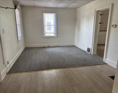 2317 2nd Street - Photo Thumbnail 4
