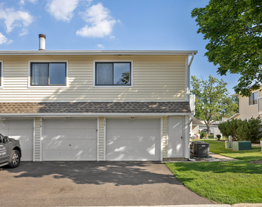 717 Whitesail Drive - Photo Thumbnail 14