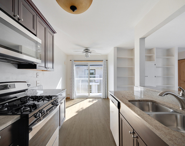 717 Whitesail Drive - Photo Thumbnail 2