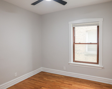 5338 W Montrose Avenue - Photo Thumbnail 10