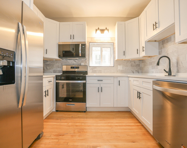 5338 W Montrose Avenue - Photo Thumbnail 2