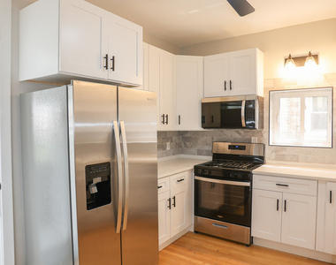 5338 W Montrose Avenue - Photo Thumbnail 1