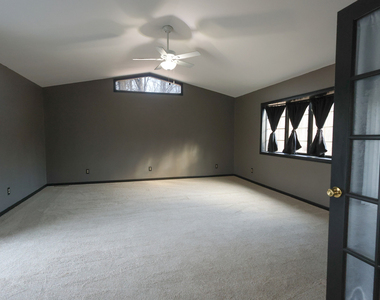 55 Fair Oaks Drive - Photo Thumbnail 14