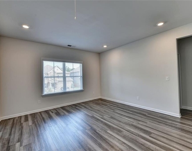 3335 Fall Branch Lane - Photo Thumbnail 16