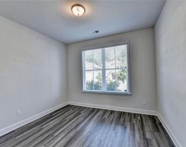 3335 Fall Branch Lane - Photo Thumbnail 5