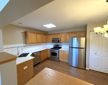 3257 Cool Springs Court - Photo Thumbnail 2
