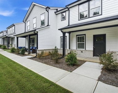 2238 Ashton Drive - Photo Thumbnail 5