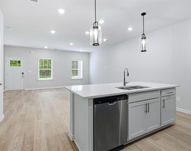 2238 Ashton Drive - Photo Thumbnail 10