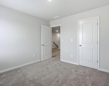2238 Ashton Drive - Photo Thumbnail 19