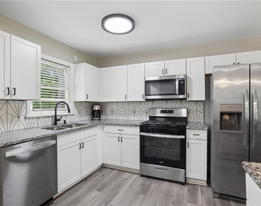 6385 Lobelia Road Sw - Photo Thumbnail 6