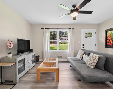 6385 Lobelia Road Sw - Photo Thumbnail 3