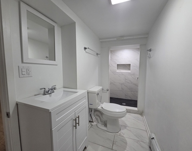 5718 W Melrose Street - Photo Thumbnail 12