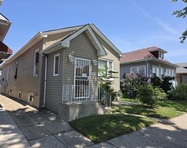 5718 W Melrose Street - Photo Thumbnail 16