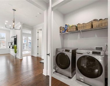 6890 Peachtree Dunwoody Road - Photo Thumbnail 12