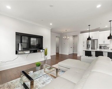 6890 Peachtree Dunwoody Road - Photo Thumbnail 9