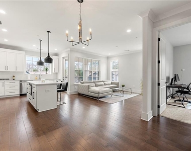 6890 Peachtree Dunwoody Road - Photo Thumbnail 3