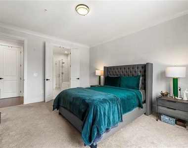 6890 Peachtree Dunwoody Road - Photo Thumbnail 18