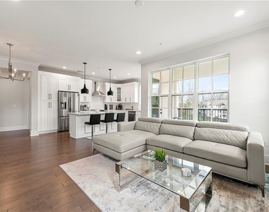 6890 Peachtree Dunwoody Road - Photo Thumbnail 8