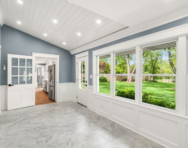 1010 W Elm Street - Photo Thumbnail 12