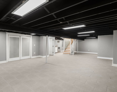 1010 W Elm Street - Photo Thumbnail 20