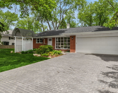 1010 W Elm Street - Photo Thumbnail 3