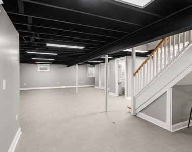 1010 W Elm Street - Photo Thumbnail 24