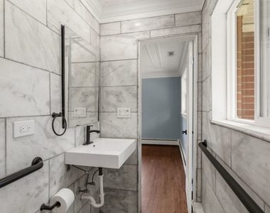 1010 W Elm Street - Photo Thumbnail 7