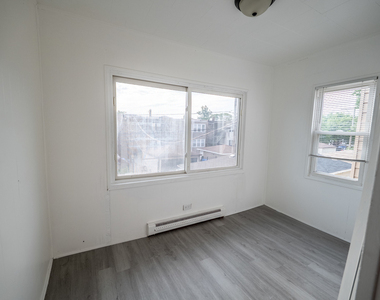 1640 N Linder Avenue - Photo Thumbnail 5