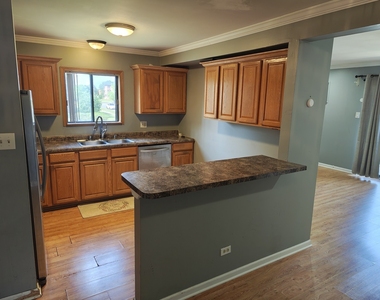 1110 Cedar Street - Photo Thumbnail 3