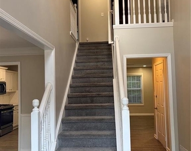 1105 Trumpet Vine Court Se - Photo Thumbnail 3