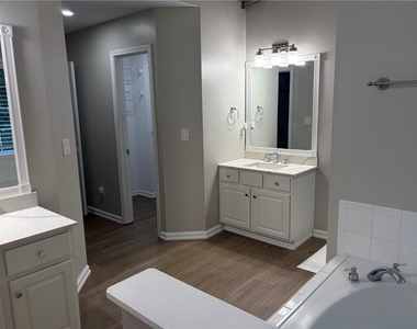 1105 Trumpet Vine Court Se - Photo Thumbnail 24