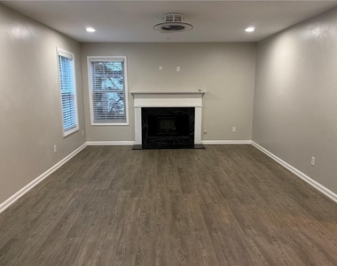 1105 Trumpet Vine Court Se - Photo Thumbnail 12