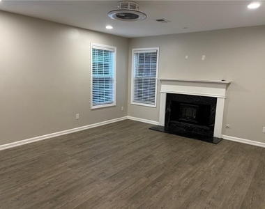1105 Trumpet Vine Court Se - Photo Thumbnail 13