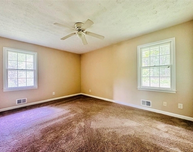 6150 Mallory Road - Photo Thumbnail 11