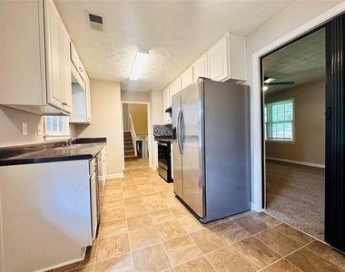 6150 Mallory Road - Photo Thumbnail 4