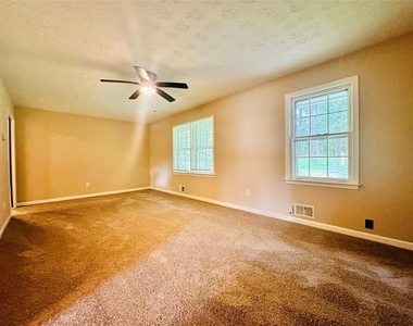 6150 Mallory Road - Photo Thumbnail 7
