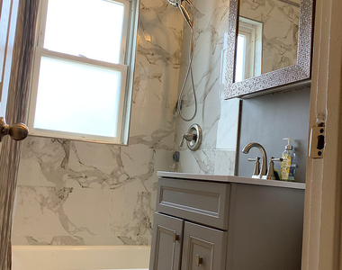 8010 S Honore Street - Photo Thumbnail 6