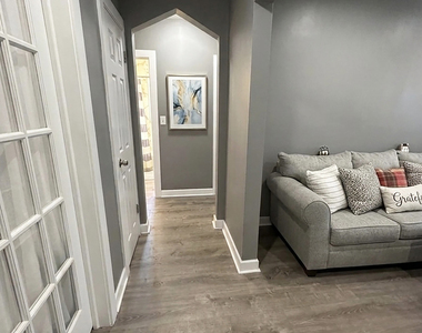 8010 S Honore Street - Photo Thumbnail 4