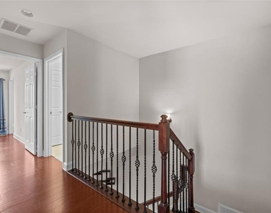 1034 East Paces Chase Ne - Photo Thumbnail 17