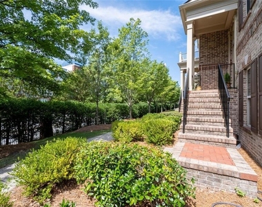 1034 East Paces Chase Ne - Photo Thumbnail 2