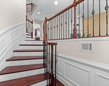 1034 East Paces Chase Ne - Photo Thumbnail 4