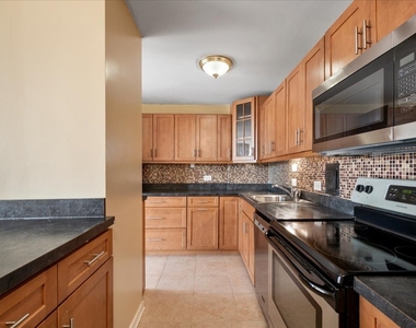 5701 N Sheridan Road - Photo Thumbnail 5