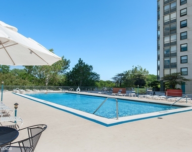 5701 N Sheridan Road - Photo Thumbnail 13