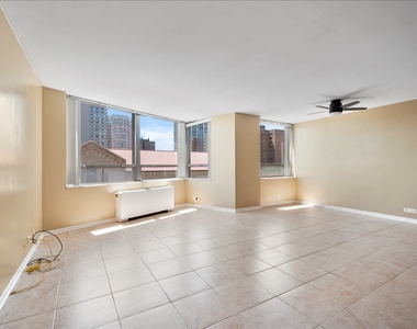 5701 N Sheridan Road - Photo Thumbnail 2
