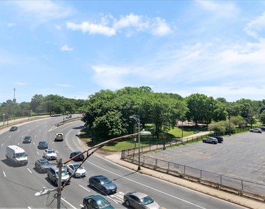 5701 N Sheridan Road - Photo Thumbnail 10