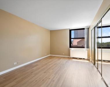 5701 N Sheridan Road - Photo Thumbnail 9