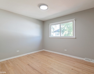 8842 Dee Road - Photo Thumbnail 14